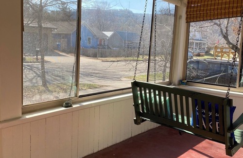 Winona House | Family friendly in the peaceful heart of town