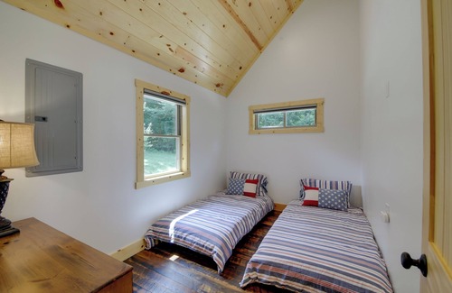 Koleen Cabin | Family-Friendly Indiana Cabin w/Hot Tub & Decks