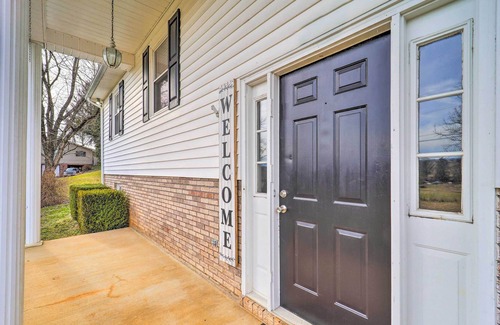 Jonesborough House | Family-Friendly Jonesborough Retreat w/ Yard!