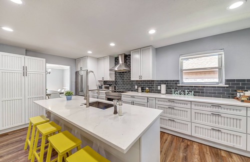 Northeast Carrollton House | Family-friendly, King bed, Remote work, Near Highways, Foosball, Grill, Games