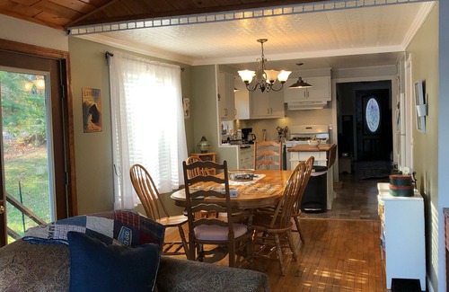 Portage Lake House | Family-Friendly Lake House & Hunters Lodging