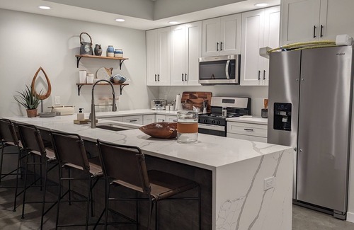 Stevensville House | Family Friendly Lake Front New Build - 5bdrm + Hot Tub