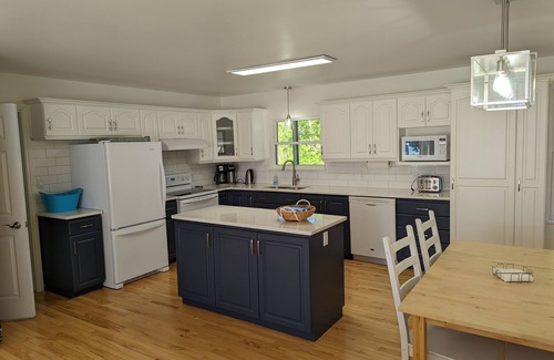 Thamesville House | Family-Friendly Lake Erie Rondeau Retreat