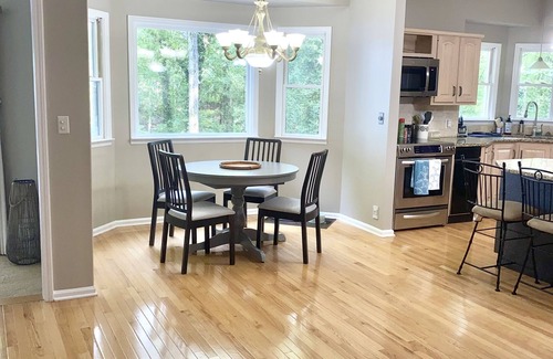 Inman House | Family-Friendly Lake Retreat – Near Tryon Equestrian & Asheville, Greenville, CU