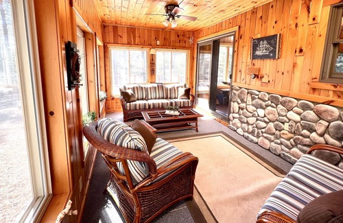 Pine River Cabin | Family friendly lakefront cabin with 140 ft of clear, sandy frontage.
