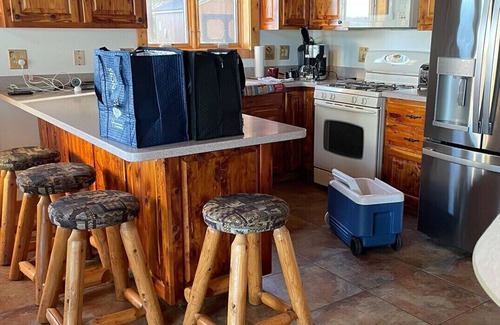 Phelps Cabin | Family Friendly Lakefront Home on North Twin Lake