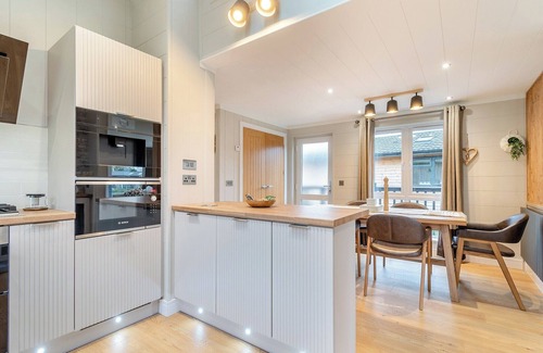 Aubourn Ski Chalet | Family friendly lodge.