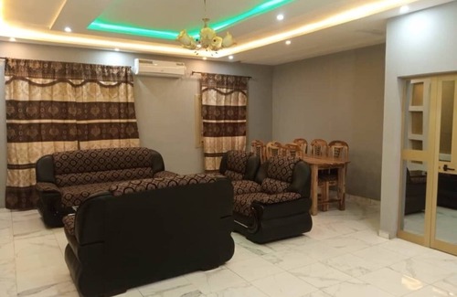 Lome House | Family friendly Lodging for you