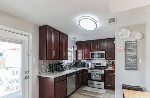 Mesquite House | Family-Friendly! Luxurious Retreat Just Minutes Away From Dallas!