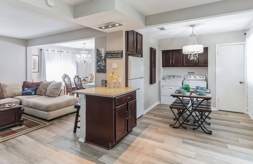Mesquite House | Family-Friendly! Luxurious Retreat Just Minutes Away From Dallas!