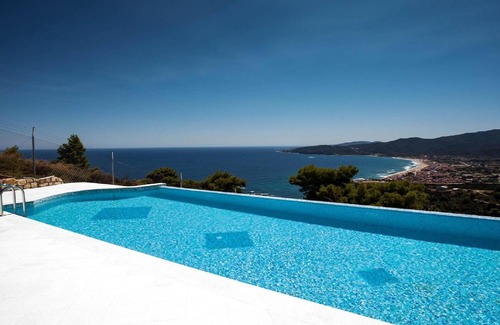 Sarti Villa | family-friendly, luxurious villa with pool