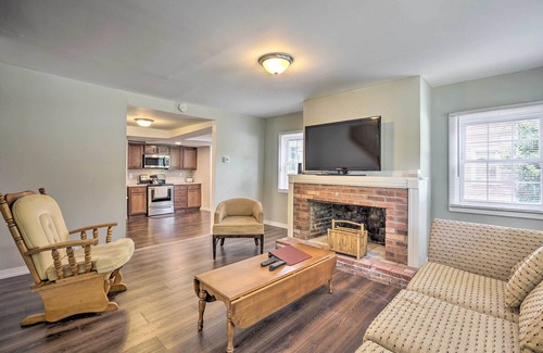 Port Elizabeth Cottage | Family-friendly Millville Home < 8 Mi to Town