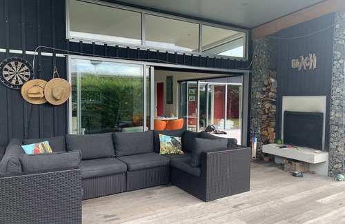 Whiritoa House | Family Friendly Modern Bach with Decks & Outdoor Fire, 200m from Beach/Surf Club