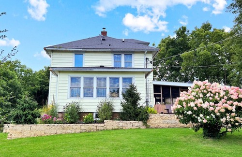 Elizabeth House | Family Friendly Modern Farmhouse 42 Private Acres