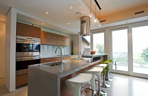 Burnaby House | Family Friendly Modern Luxury with Pool and Expansive City and Mountain Scapes