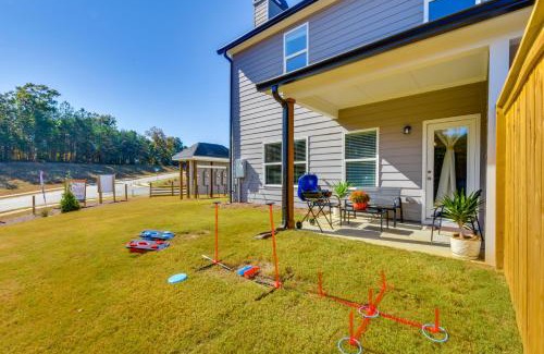 Lula House | Family Friendly Modern Townhome in Lula!