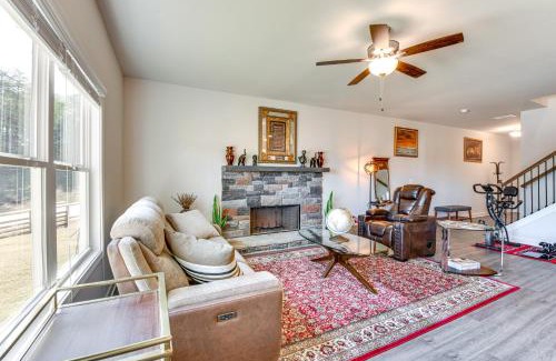 Lula House | Family Friendly Modern Townhome in Lula!