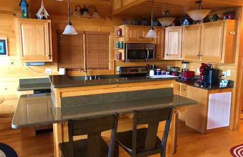 Vein Mountain Cabin | Family friendly mountain cabin with awesome westerly views in gated community.