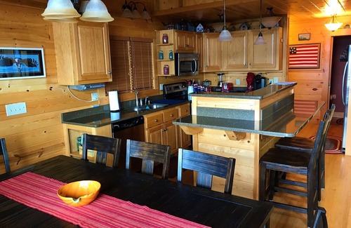Vein Mountain Cabin | Family friendly mountain cabin with awesome westerly views in gated community.