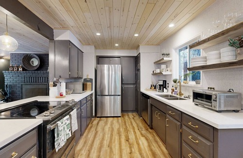 Arnold House | Family-friendly mountain home near private lake and slopes