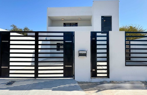 Ferrocarrilera House | Family Friendly 3BR Stay Near Sandy Beach