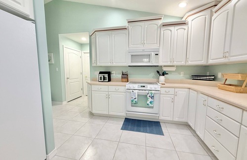 Navarre House | Family-Friendly Navarre Retreat w/Private Pool & Near the Beach