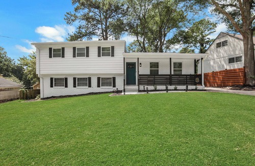 Church Street House | Family-Friendly near Airport, Screened Deck, Backyard Oasis, Workspace & Parking