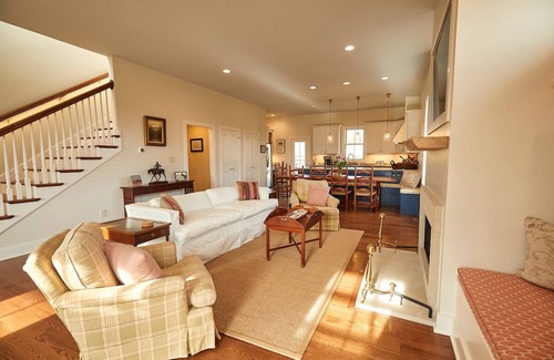 Midway House | Family-friendly newly built house in the heart of Kentucky's Horse Country