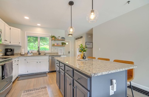 North Conway Apartment | Family-friendly North Conway Home Near Skiing!