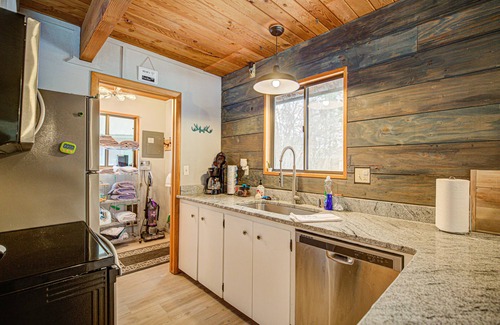 Garden Valley Cabin | Family-friendly Open & Relaxing South Fork Riverside Retreat