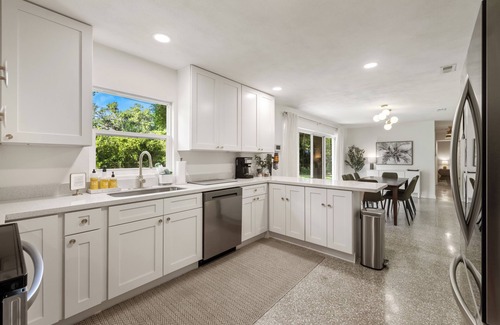 Madison Park House | Family-Friendly Oasis! Newly Remodeled, Near UF!