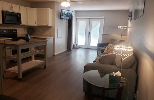 Crouse Apartment | Family Friendly Oasis