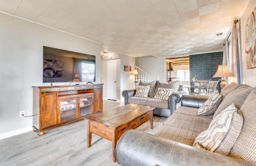 Ontario House | Family-Friendly Ontario Home in Central Location!