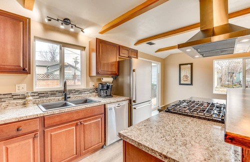 Ontario House | Family-Friendly Ontario Home in Central Location!