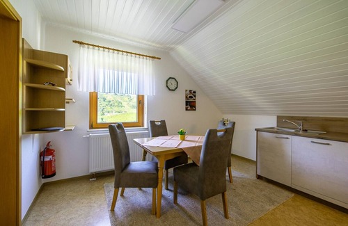 Minheim Apartment | family-friendly, outdoor facility, hiking, wine yards, biking