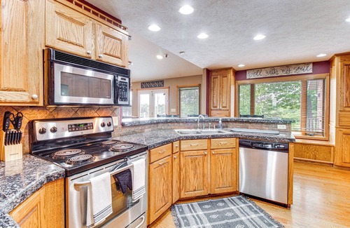 Omaha House | Family-Friendly Ozarks Getaway < 21 Mi to Branson!