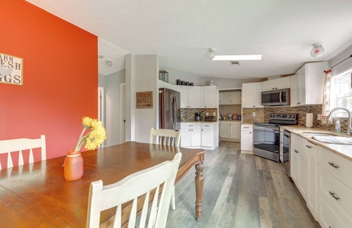 Palm City House | Family-Friendly Palm City Home: 14 Mi to Beach!