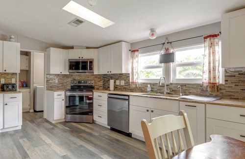 Palm City House | Family-Friendly Palm City Home: 14 Mi to Beach!
