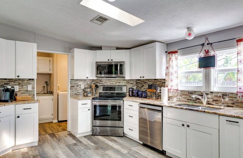 Palm City House | Family-Friendly Palm City Home: 14 Mi to Beach!