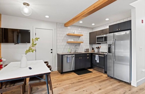 Lake George House | Family Friendly - Pet Friendly