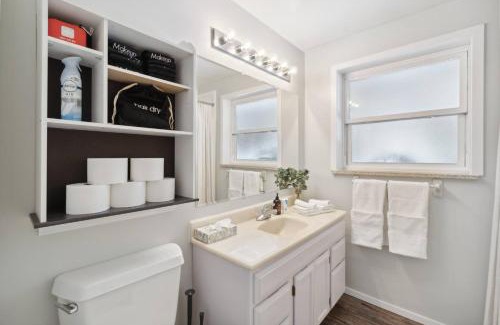 Lamar Heights Area House | Family-friendly | Ping-Pong | Game Rm | Fast Wifi
