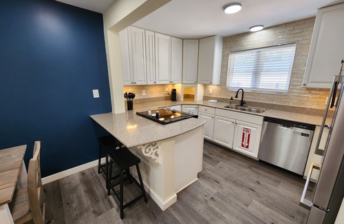 Seymour House | Family-friendly, playroom w/air hockey & arcade games, hot tub, mountain views!