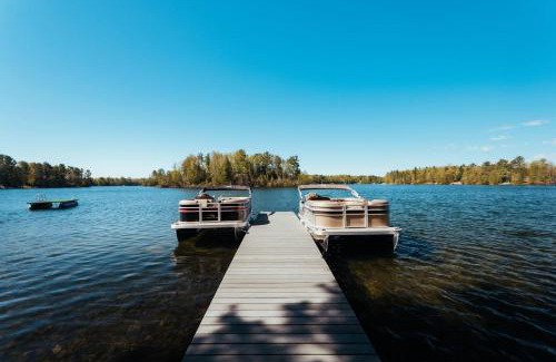 Mayfield House | Family Friendly-Pontoon & SUP Rentals-Sandy Beach!