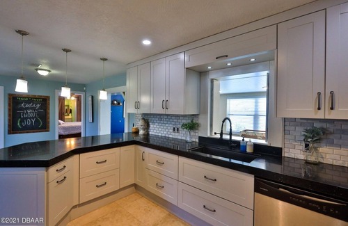 Winter Woods House | Family-friendly Poolside Paradise 4bd/2bth