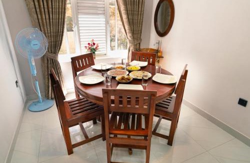 Katugastota Villa | Family-friendly Private Villa with Mountain Views near Kandy