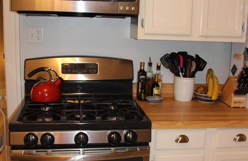 Bryant Pattengill East House | Family Friendly Private Home 1 1/3 Miles From The Big House
