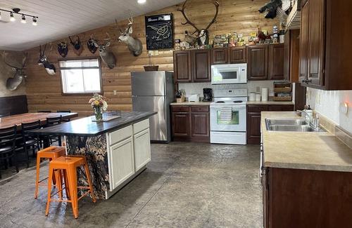 Chamberlain Cabin | Family-friendly, quiet and peaceful acreage minutes from the Missouri River.