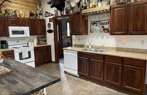 Chamberlain Cabin | Family-friendly, quiet and peaceful acreage minutes from the Missouri River.