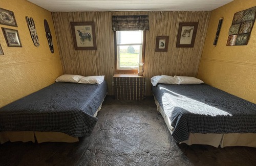 Chamberlain Cabin | Family-friendly, quiet and peaceful acreage minutes from the Missouri River.