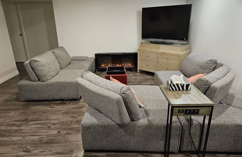 Burlington Apartment | Family-Friendly, quiet, cozy 2-Bedroom Apartment with Continental Breakfast